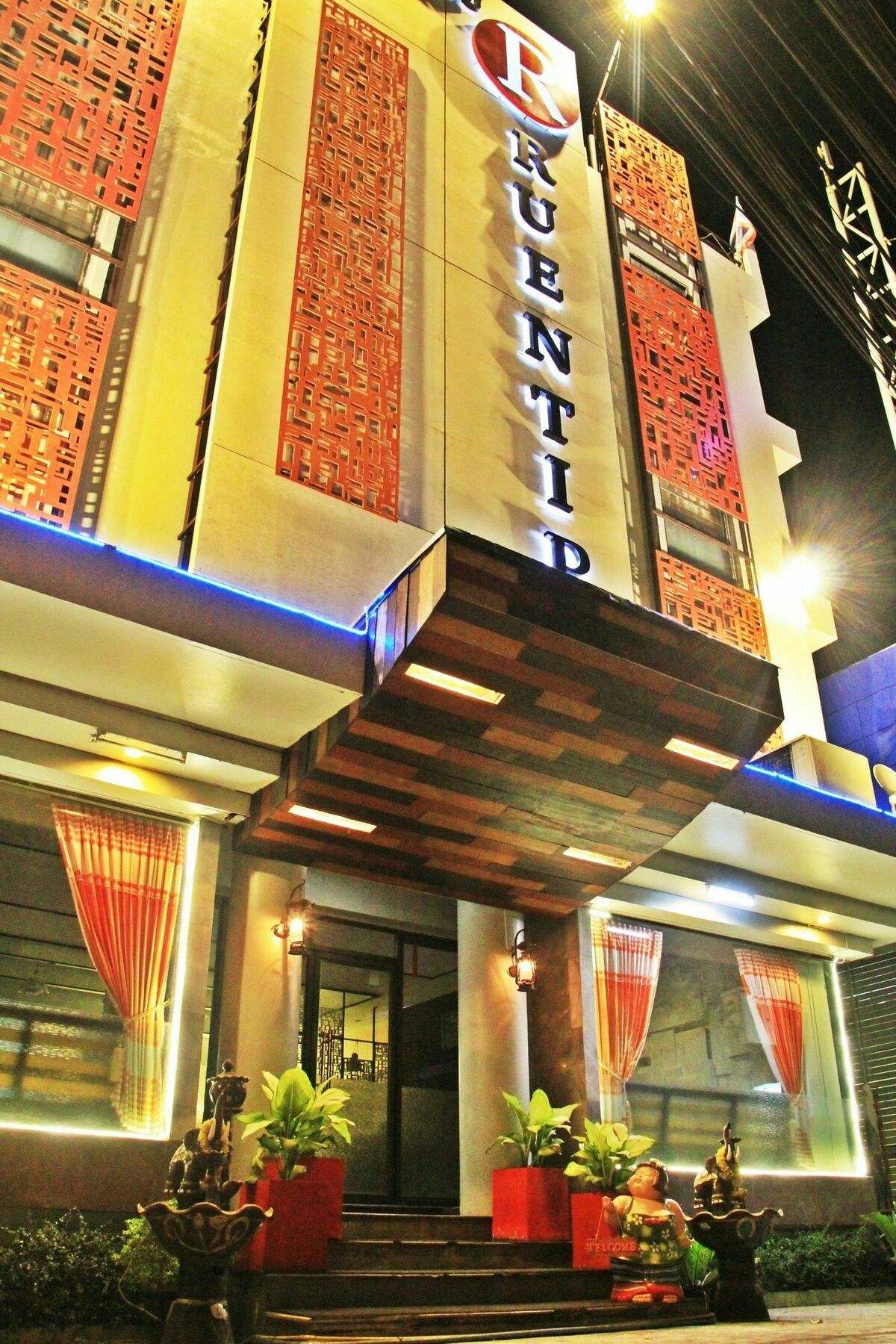 โรงแรมเรือนทิพย์ เชียงราย Ruean Tip Hotel Eksteriør bilde